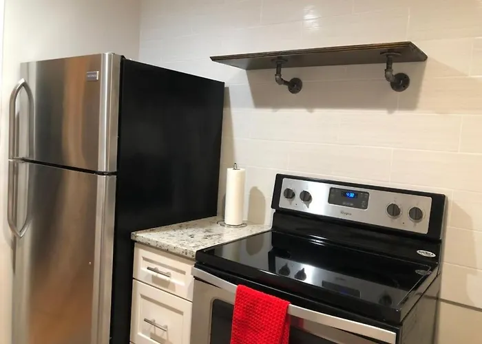 Downtown Condo! Private Balcony! Pt10F