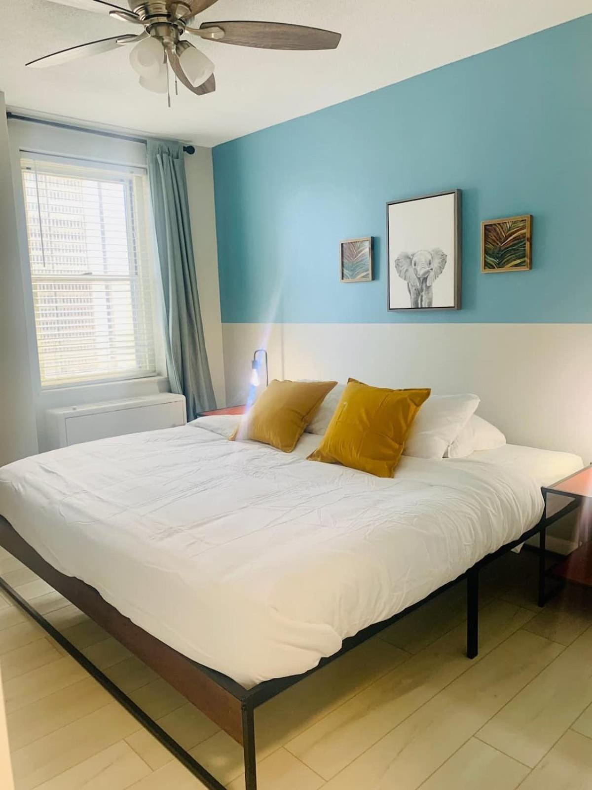Casa de Férias Downtown Condo! Private Balcony! Pt10f *