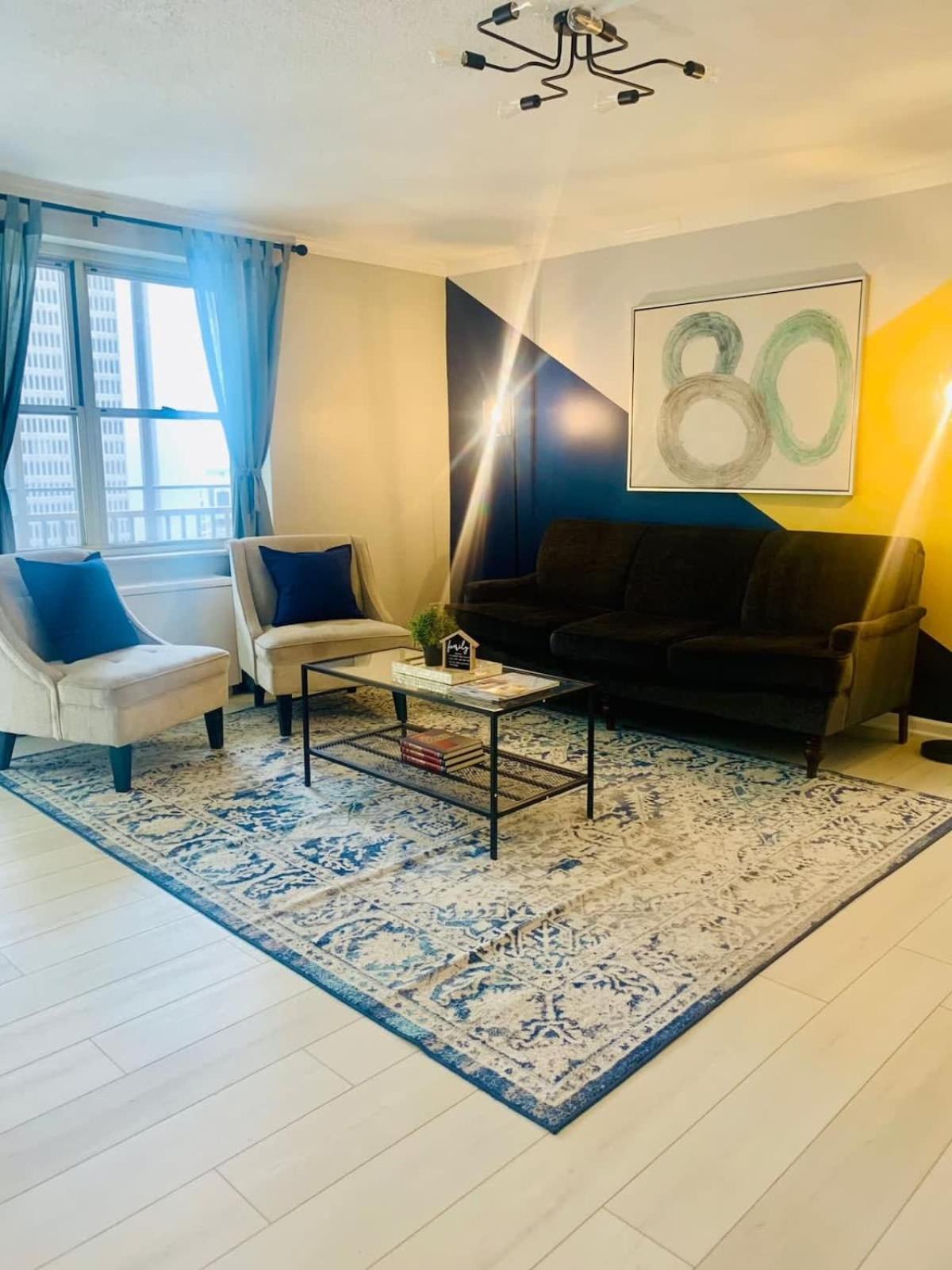 Casa de Férias Downtown Condo! Private Balcony! Pt10f *
